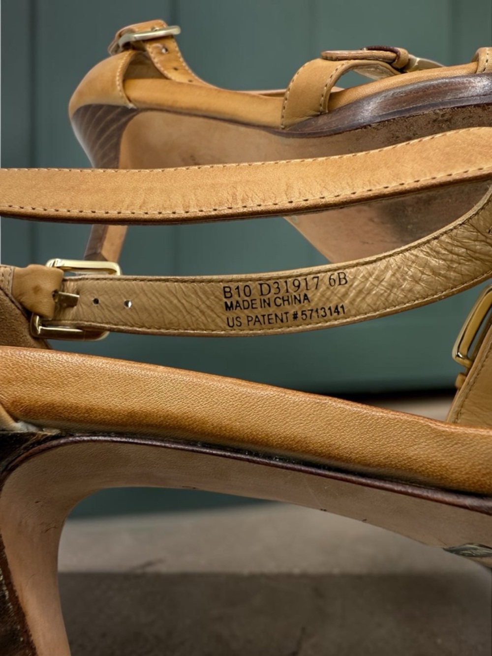 COLE HAAN Nike Air “Carma Air” Sandal. Tan, size 6. Retail $249 - Picture 9 of 10